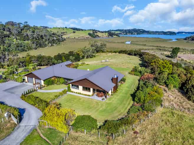 168 Miller Way, Mahurangi East