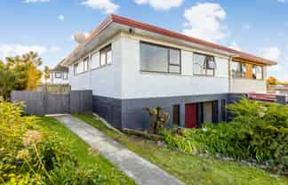 2/9 Malte Brun Place, Papatoetoe