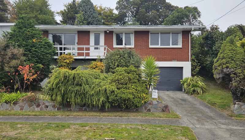 2/27 Tawa Street, Hilltop