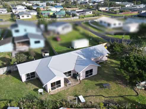 4 Muritai Grove, Himatangi Beach
