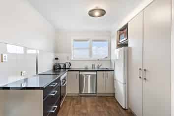 42 Felton Mathew Avenue, Saint Johns