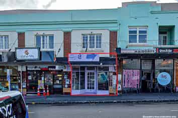 RETAIL NEAR KINGSLAND AND TRAIN STATION
