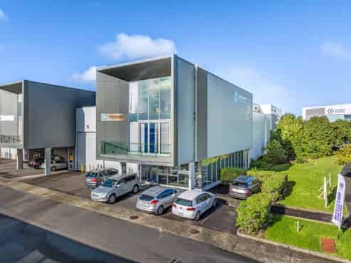 STRATEGIC COMMERCIAL OPPORTUNITY IN ALBANY
