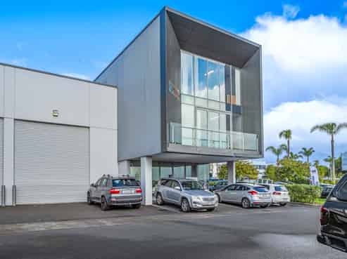 STRATEGIC COMMERCIAL OPPORTUNITY IN ALBANY
