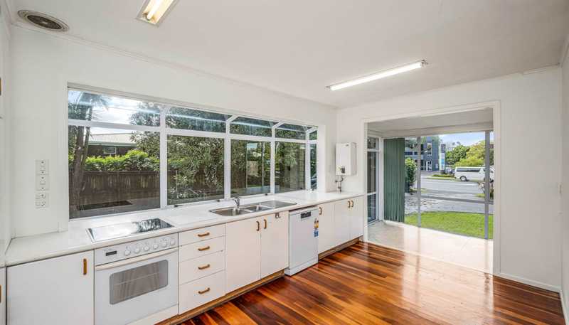 38 Lincoln Road, Henderson