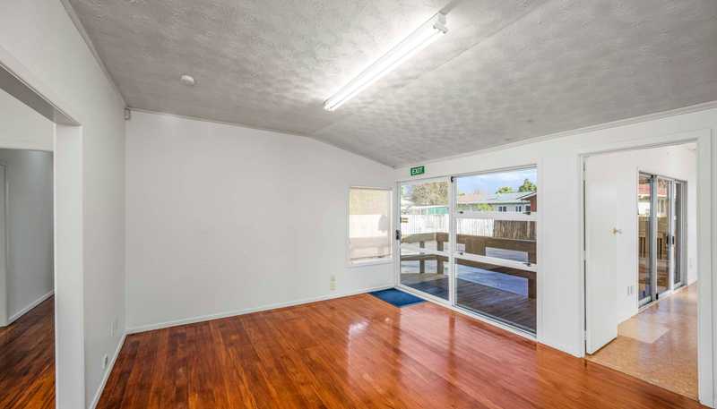 38 Lincoln Road, Henderson
