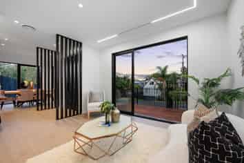 3 & 4/1 Montana Avenue, Murrays Bay
