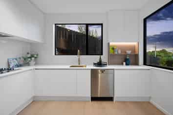 3 & 4/1 Montana Avenue, Murrays Bay