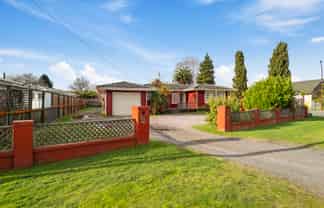 23 Robinson Avenue, Holdens Bay