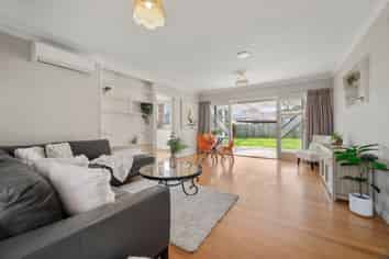 23 Robinson Avenue, Holdens Bay