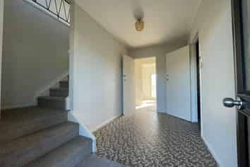 1373  Dairy Flat Highway, Dairy Flat