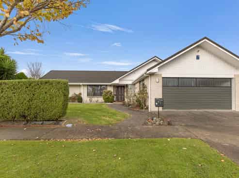 95 John F Kennedy Drive, Milson