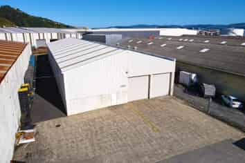 Warehouse with Front and Rear Yards