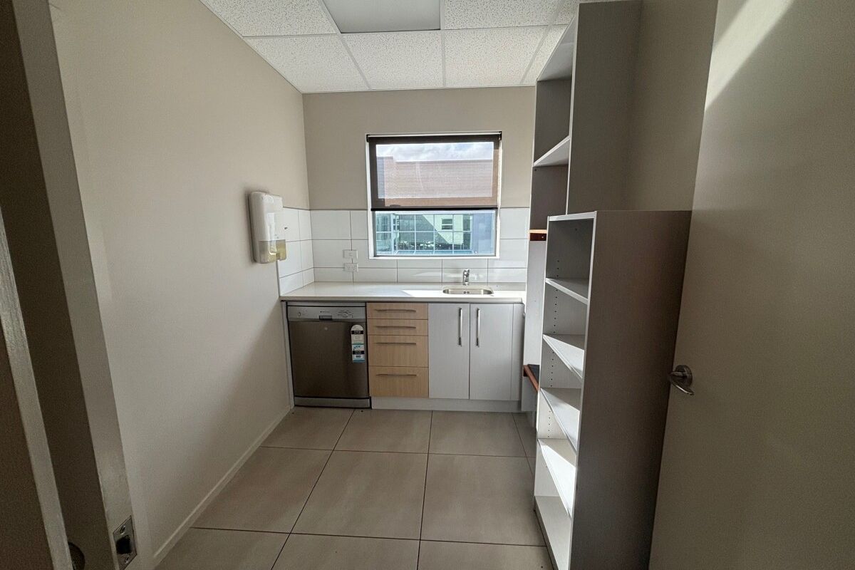Sunny Level 1 Office Space - Prikaz 6