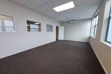 Open Plan Office & Showroom on Enterprise Drive