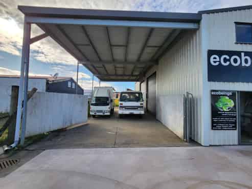 Large Office and Warehouse/Workshop 
