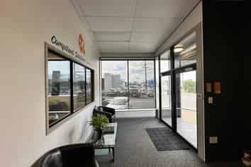 410M² BUILDING ON CORNER SITE
