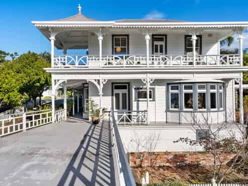 15 Colenso Avenue, Bluff Hill