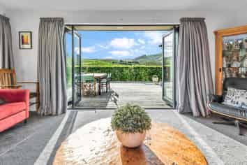 2/242 Ahuriri Road, TAI TAPU