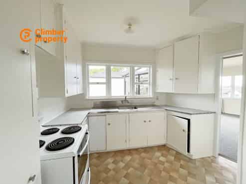 2 Crystal Ave, Glendene