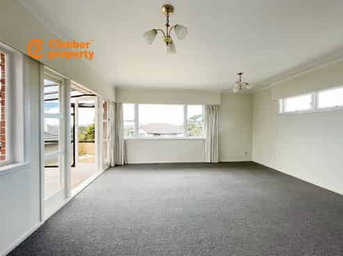 2 Crystal Ave, Glendene