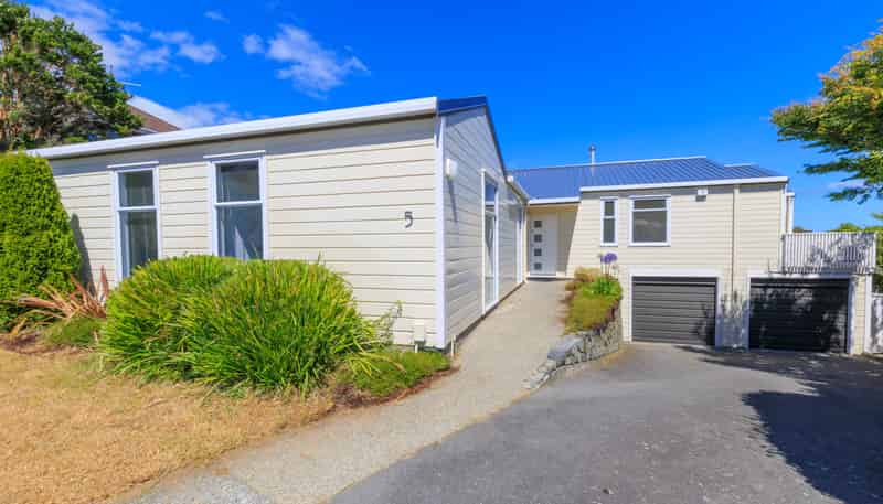 5 Gavaskar Place, Khandallah