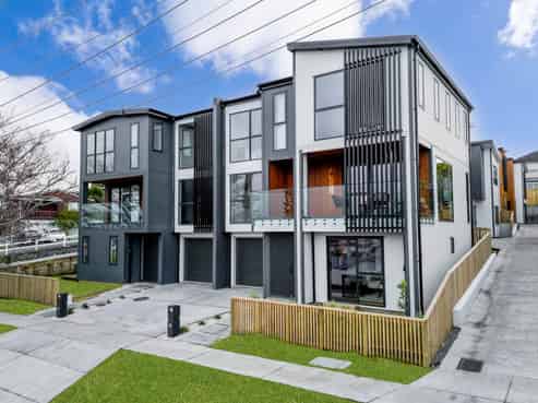 2B Rangitoto Terrace, Milford