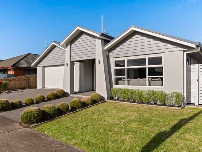 304 Carmichael Road, Brookfield