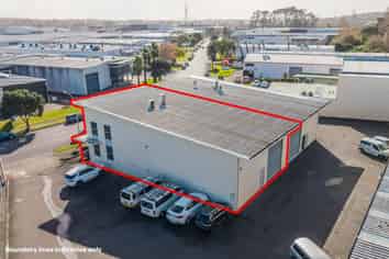 TRUE GEM WAREHOUSE OPPORTUNITY - EAST TAMAKI

