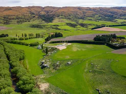 7797 Hyde-Middlemarch Road, Middlemarch