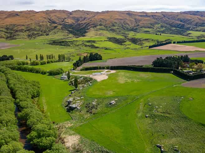 7797 Hyde-Middlemarch Road, Middlemarch