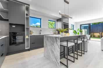 36 Thatcher Street, Mission Bay