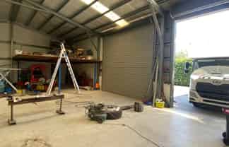 Work live with warehouse options.