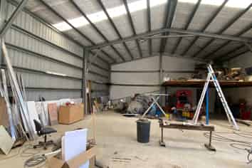 Work live with warehouse options.