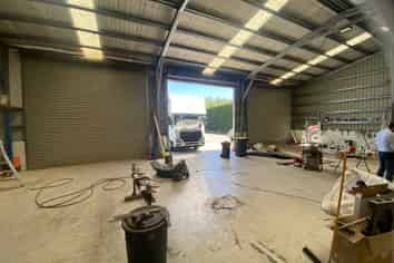 Work live with warehouse options.