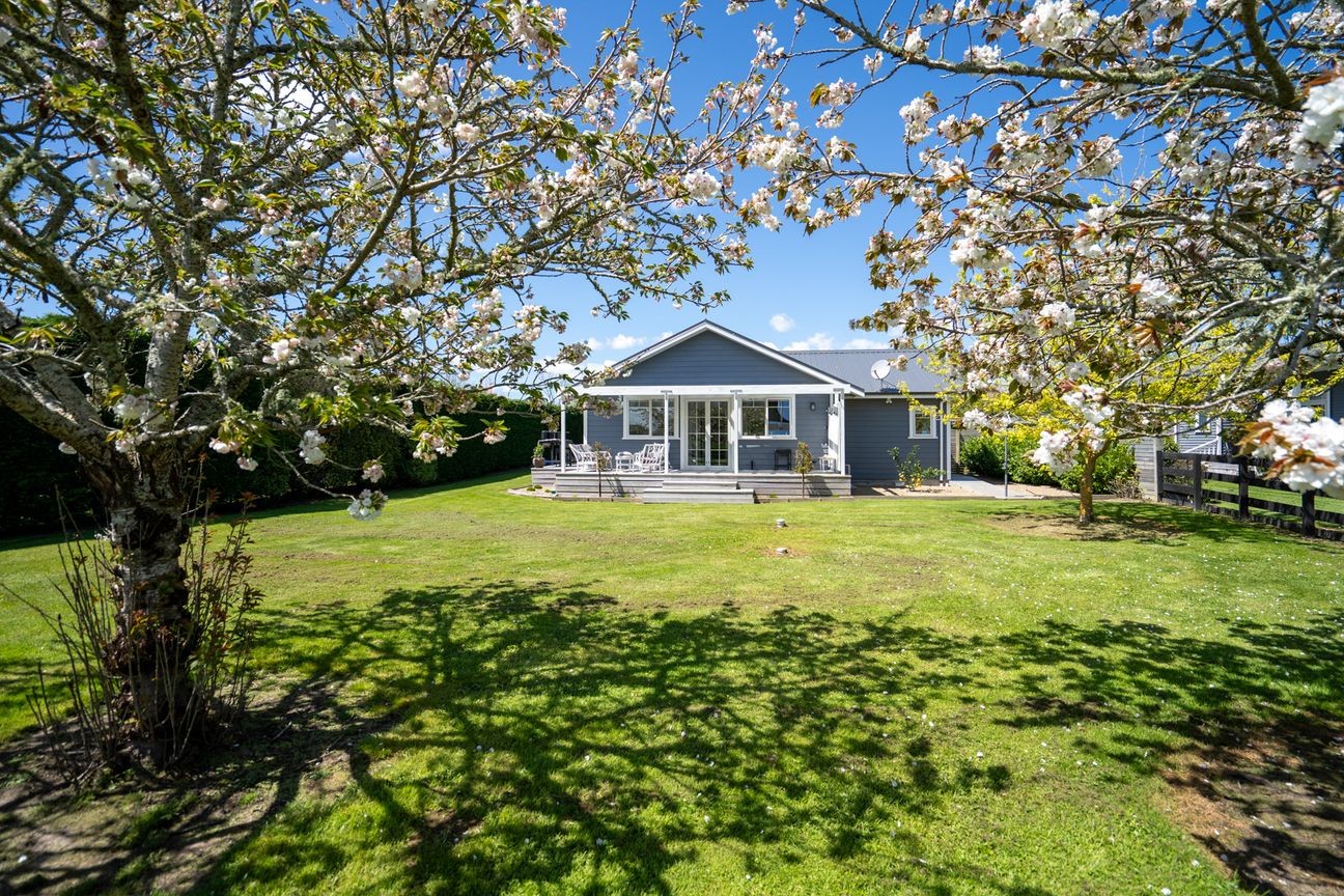 Two Homes. Big Sheds. Endless Possibilities. – pohled 3