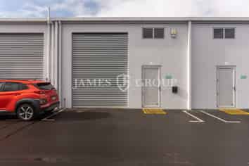 Compact Industrial Unit in Tidy Gated Complex