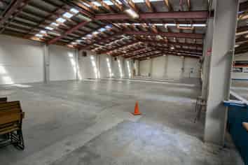 Quality small industrial in Railway Avenue