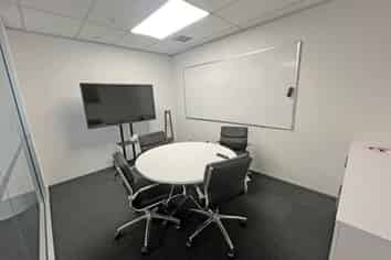 411M² ONEHUNGA OFFICE
