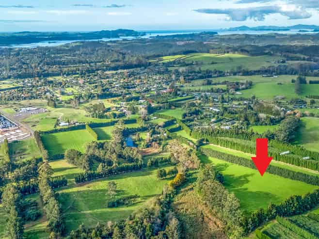 8 & 2/75 Riddell Road, Kerikeri