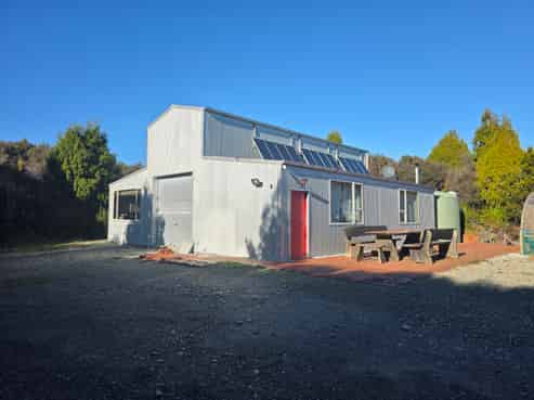1 Hurren Place West, Kumara