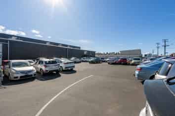Rare Self Contained Commercial Facility 