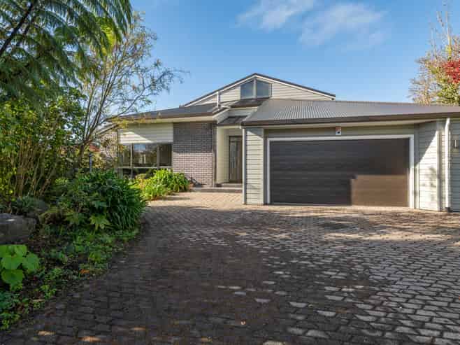 64 Karina Road, Merrilands