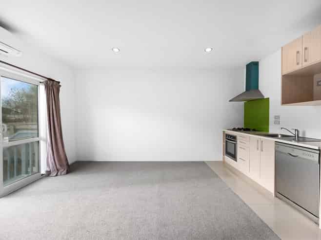 2/41 York Street, Hamilton East