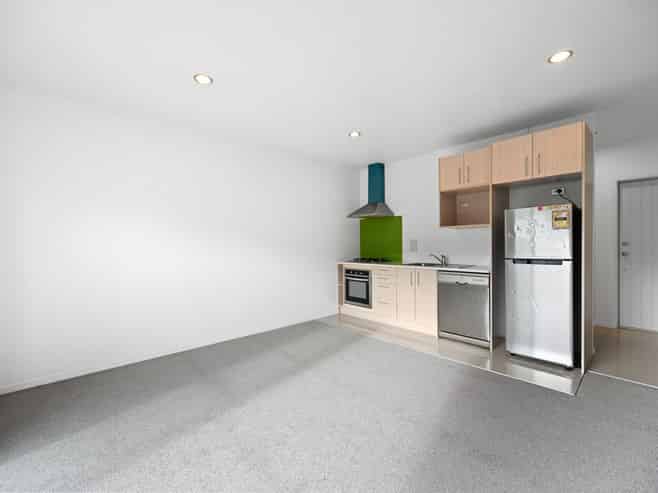 2/41 York Street, Hamilton East