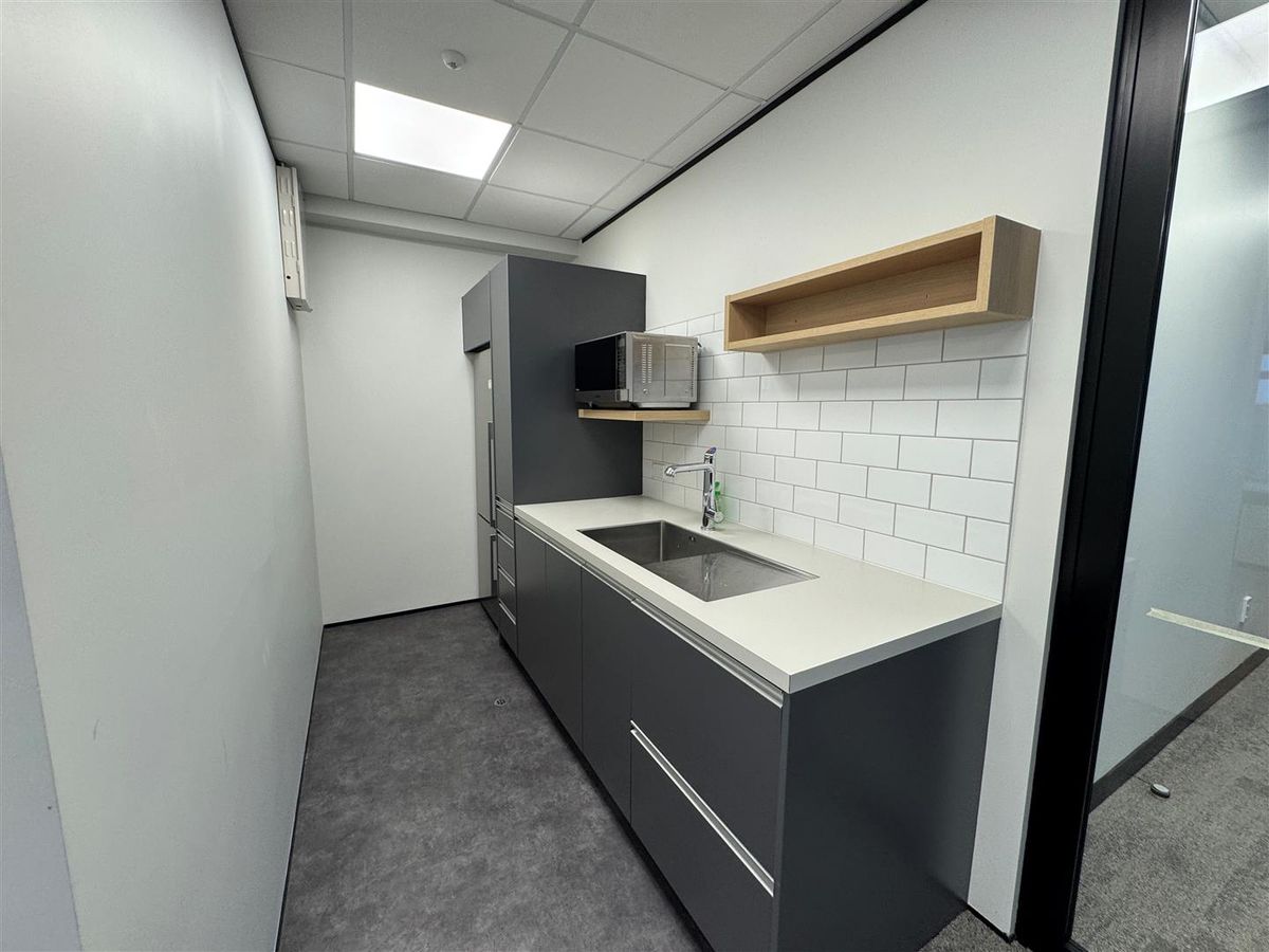 110sqm suite | Furnished + Meeting room - Mehr