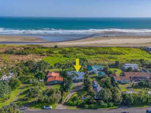 8 Kakapo Street, Ahipara