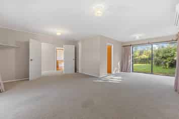 7 Meadowland Drive, Somerville