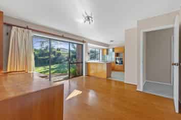 7 Meadowland Drive, Somerville
