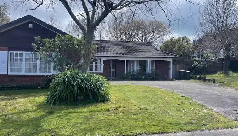 7 Meadowland Drive, Somerville